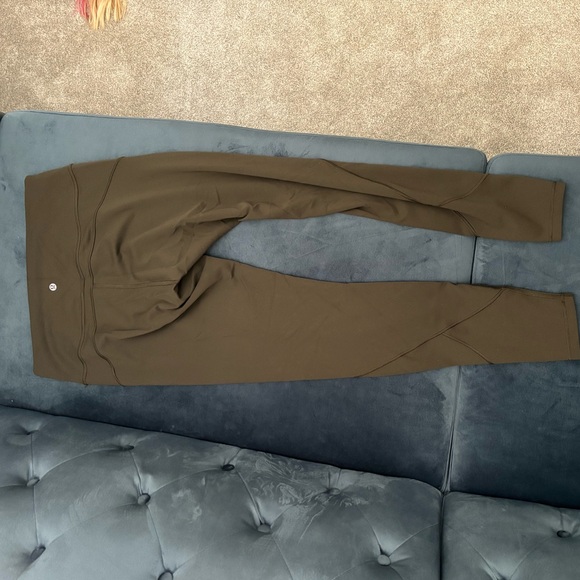 Green Lululemon leggings - Picture 1 of 3